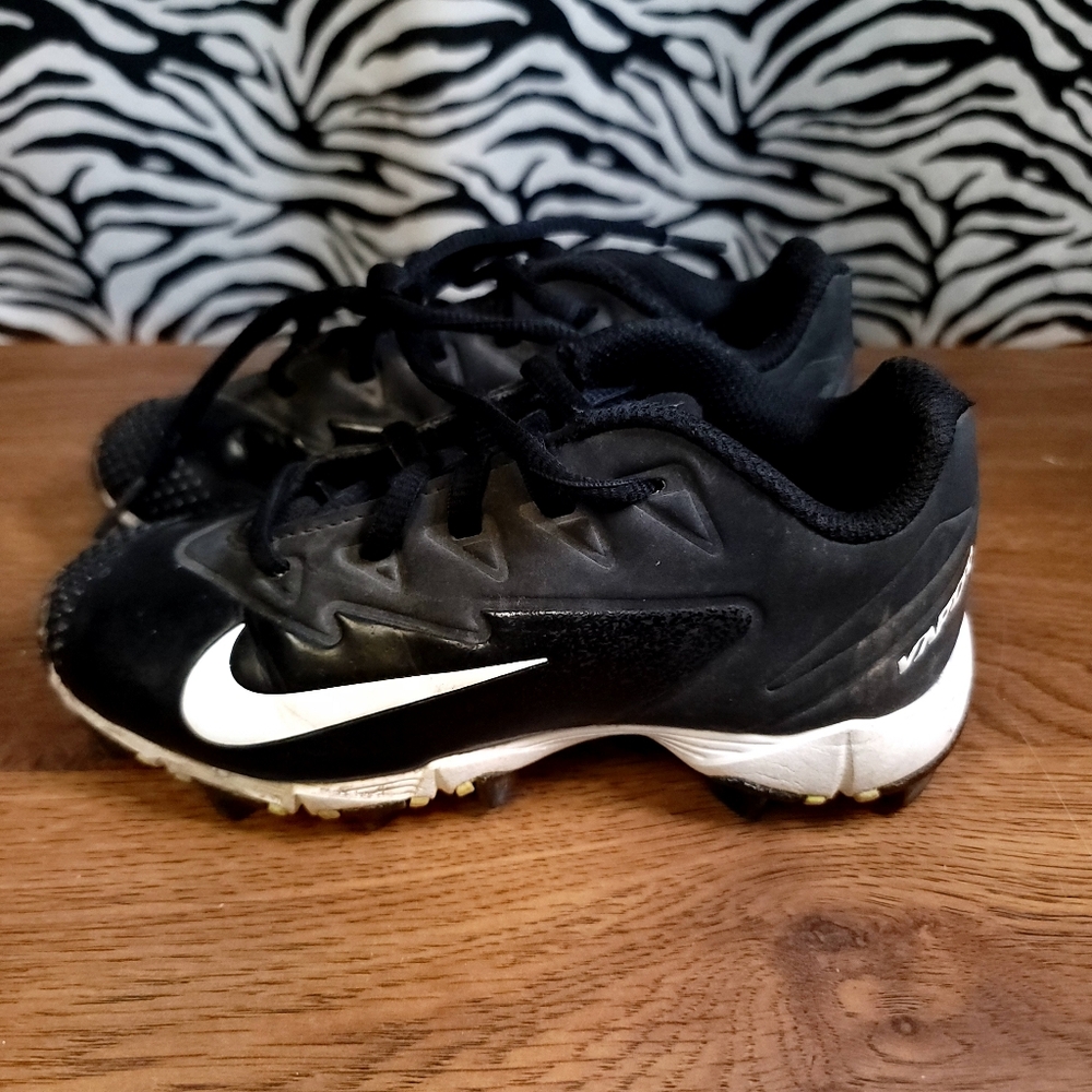 0825 Thrifted Youth Sz. 12C Black Nike Rubber Cleats GWOSLOO.92